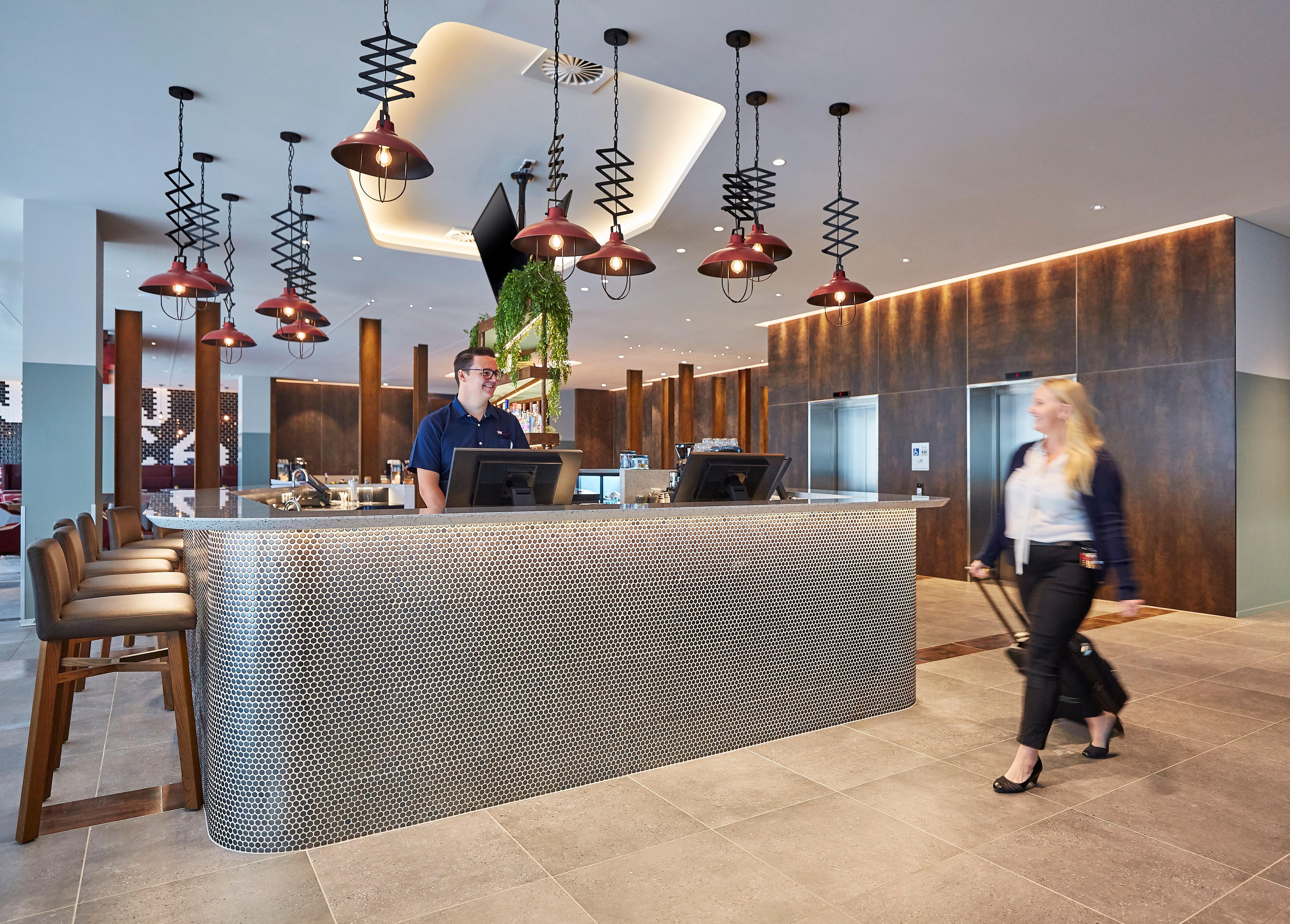 Holiday Inn Express Newcastle By Ihg Exterior foto