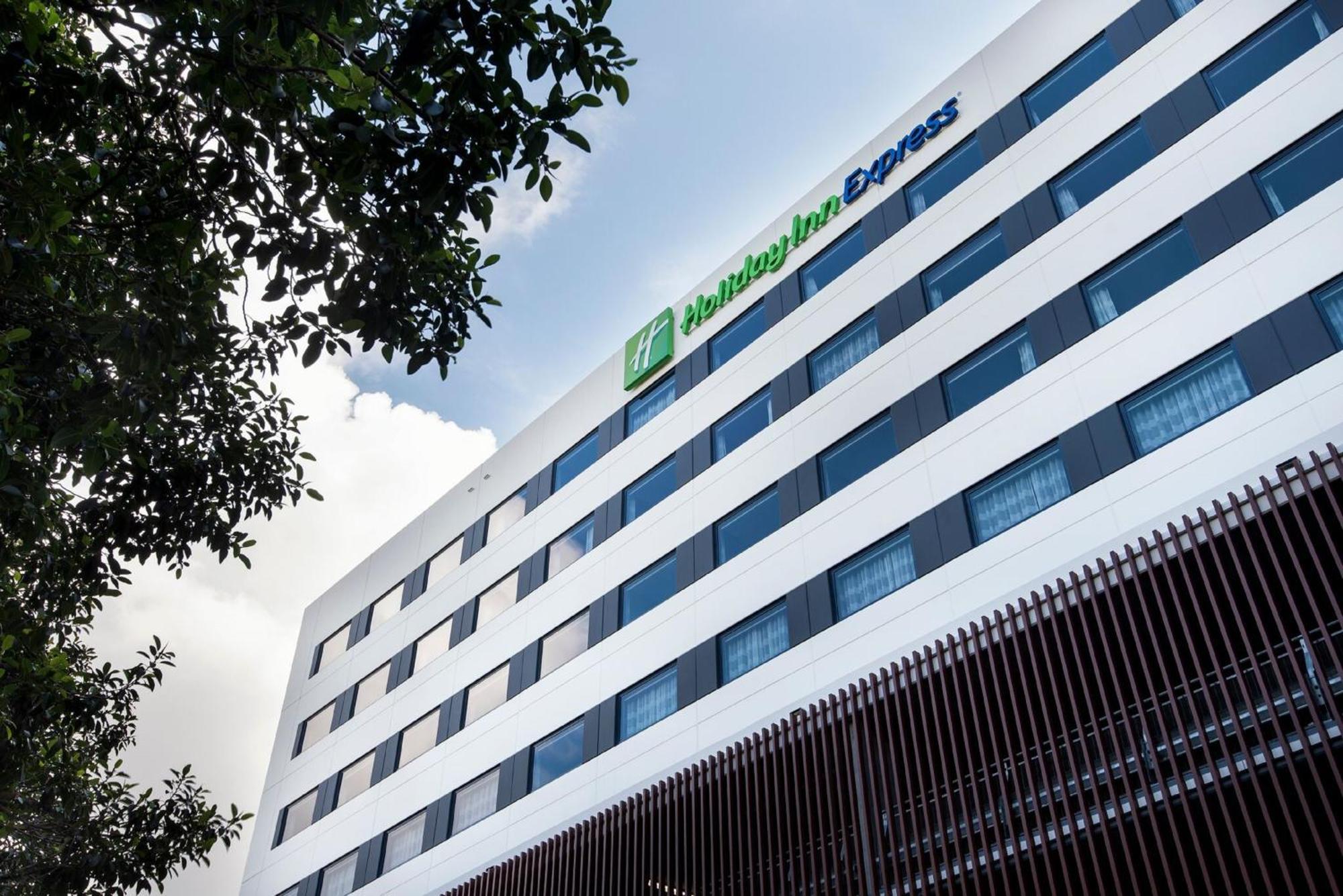 Holiday Inn Express Newcastle By Ihg Exterior foto
